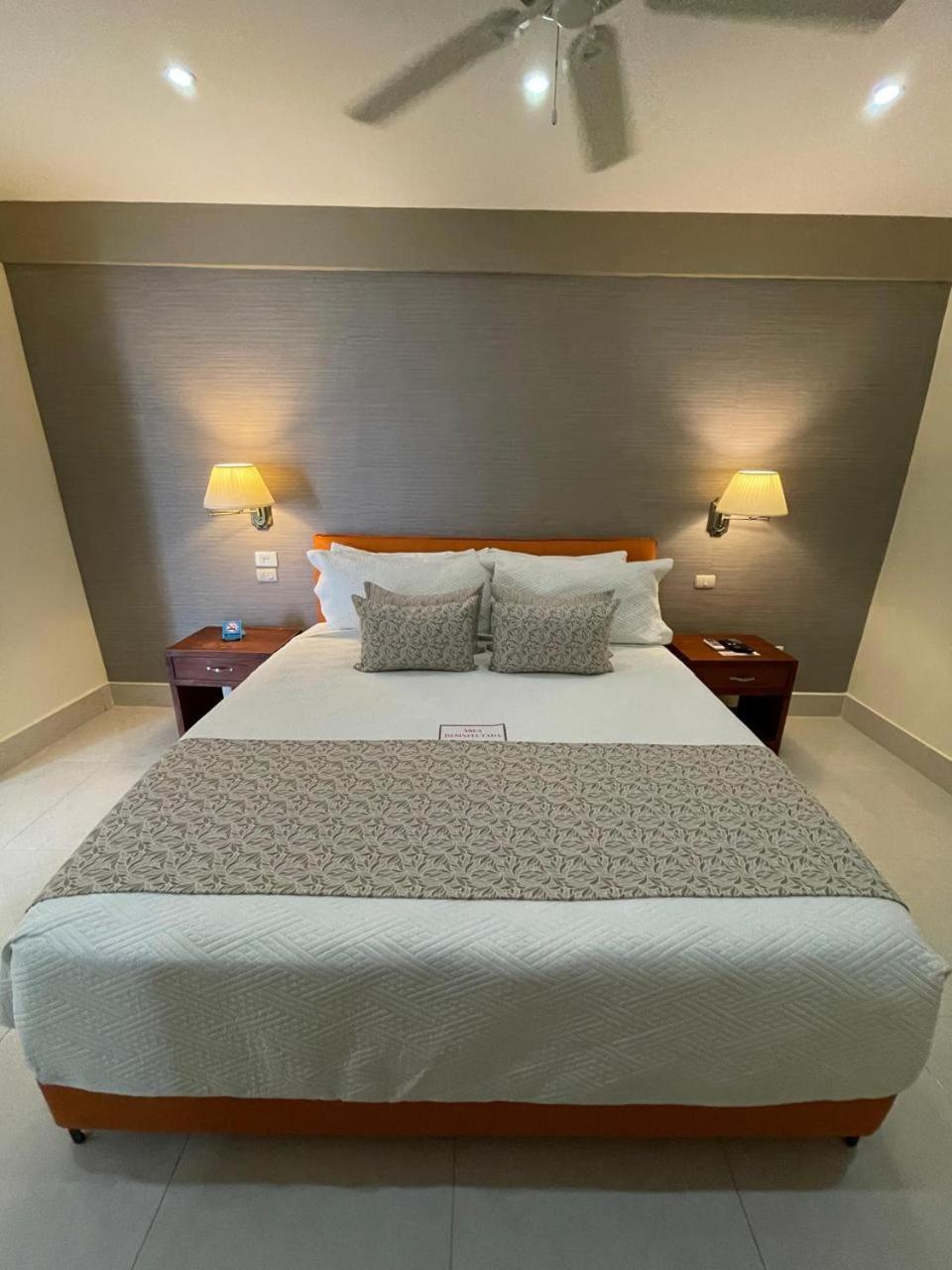 Nilka Hotel Boutique Samana Exterior photo